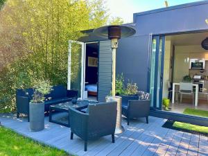 Appartements Charming Guesthouse on the Edge of Saint Germain en Laye Forest with Parking and Terrace : photos des chambres