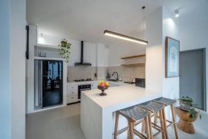Casa Solace - New! Sparkling villa in the heart of Berawa or Canggu