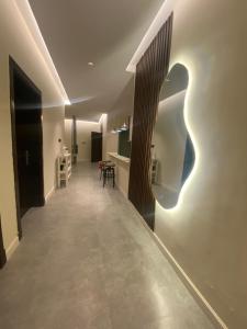 Upscale modern apartment شقة راقية أمام محطة الميترو