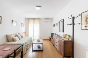 Toledo Ciudad De Las Tres Culturas - Chozas de Canales