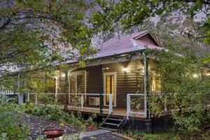 Serenity House Pemberton Cottage & Wellness Spa - Deeside