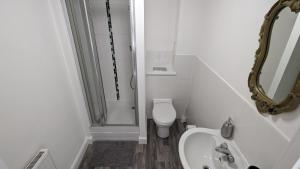 2-Bed Riverside Stay - Sleeps 6 & Pets Ok