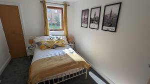 2-Bed Riverside Stay - Sleeps 6 & Pets Ok