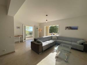 Appartement vue mer avec jardin en pleine nature