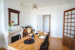 -BOSCO- Elegant T3 avec balcon et vue sur le port