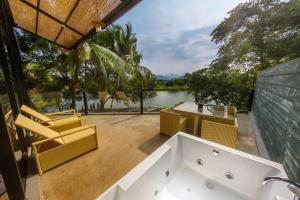 Waraka - Udawalawe by Thema Collection