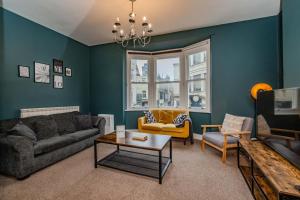 Central Three Bedroom Flat I Sleep Upto 9 Guests