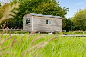 The Witterings Shepherds’ Hut - Birdham
