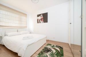 Łódź Niciarniana Comfy Apartment by BookingHost