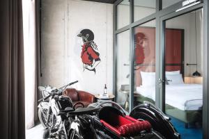 Bike Studio – For You and Your Own Motorcycle room in AMERON München Motorworld