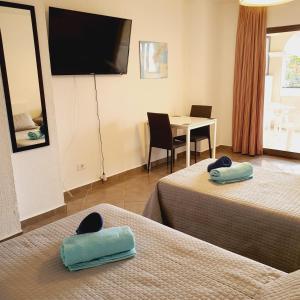 Bright Studio with Pool & Garden View Ref C014