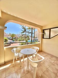Bright Studio with Pool & Garden View Ref C014