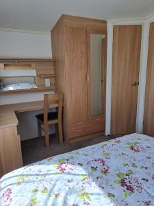 Lyons robin hood caravan Rhyl SBW 26