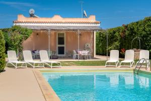 Villa Bouganville con piscina by Wonderful Italy