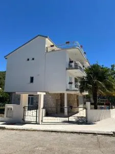 Apartmani Nika - Babin Do