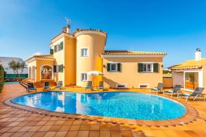 Villa SAmarador by Villa Plus