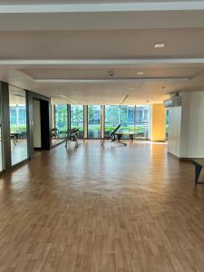 Unit 2X Cluster 5 81 Newport Blvd by Rechelle Nunag