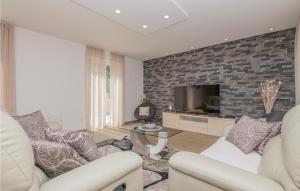 Beautiful Home In Poljica Imotska