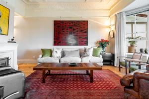 Gorgeous 3Bedroom Green Point Home