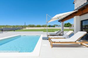 Villa Tonka by Villsy