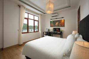 Maison Cat Ba Bay View Villa