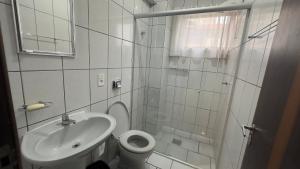 604 - Apto 2 dormitórios a 50m da praia de Bombas