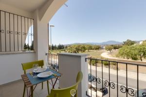 Orange Apartment 3 img7