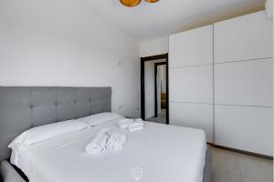 Orange Apartment 3 img11