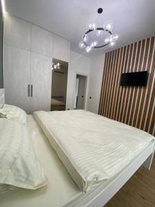 Relax apartment стильні апартаменти біля озера авторський ремонт