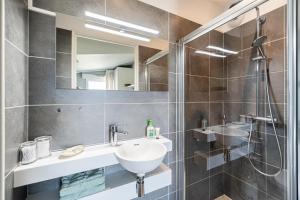 Appartements LE BOREAL penthouse avec terrasse et vue panoramique spectaculaire sur la ville : photos des chambres