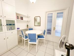 Central Apartment - 2 BR & Terrace I 50m to Beach