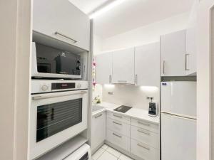 Central Apartment - 2 BR & Terrace I 50m to Beach