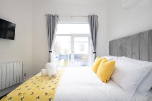 Bolton Boutique Apartments Stylish, Cozy Studios for Contractors & Leisure Stays