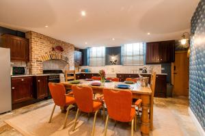 Seafront Regency Townhouse - Balcony Sea Views