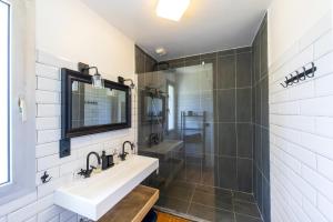 Maisons de vacances Espace, Luxe, Calme Et Nature : photos des chambres