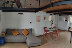 VaiMò - Central loft with terrace