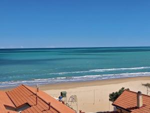 Appartamento vacanze Annamare Silvi 3 camere 3 letti seconda fila mare