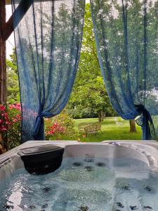 B&B / Chambres d'hotes Domaine Le Clos du Figuier Spa Grisolles : photos des chambres