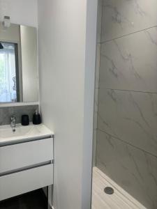 Appartements Appartement cosy Quissac avec Jacuzzi : photos des chambres