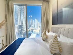 3BR in Forte Tower w MaidsRoom