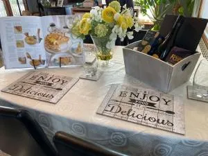 Squirrel Lodge Slps 4 - Close to York - Parking - Wilberfoss