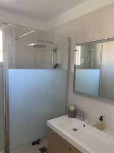 Villas Villa Azur - piscine et climatisation : photos des chambres