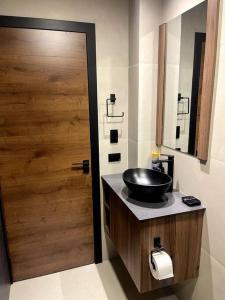 Luxury Apartment near Fidel Anze