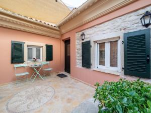 Sole Apartments - near Corfu Port