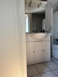 B&B / Chambres d'hotes Le chene fleuri : Chambre Simple