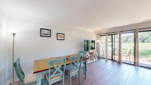 946 Inverness Village