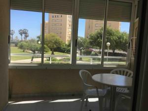 Apartamento segunda línea de playa con piscina