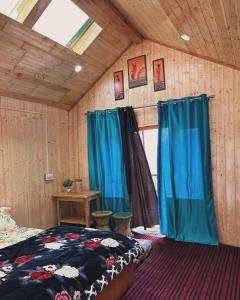 Parashar lake Fogg hill Resort