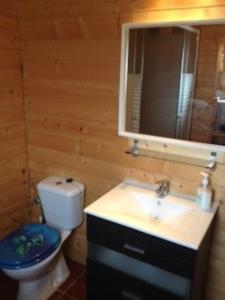 Estudio espacioso, jardin privado