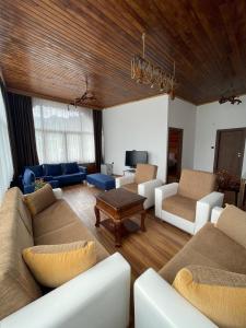 MASAL 106 DAĞ MANZARALI Oda